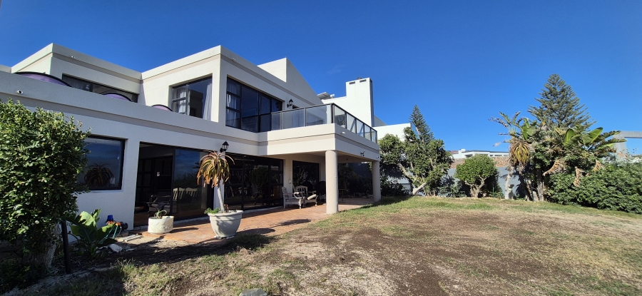 4 Bedroom Property for Sale in Van Riebeeckstrand Western Cape